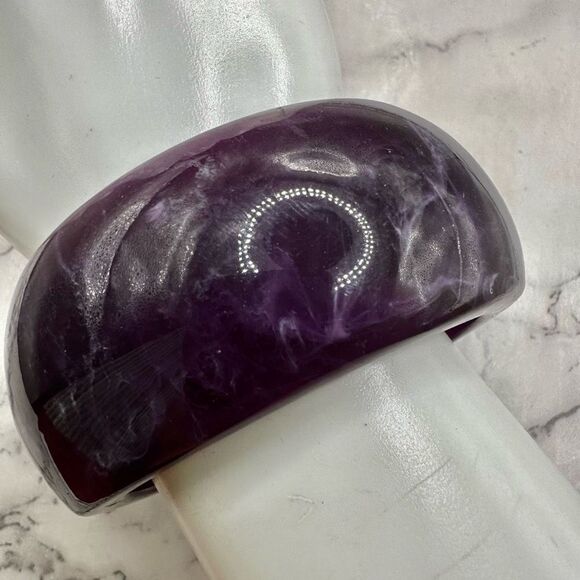 Purple  Bakelite wide bangle bracelet - Picture 7 of 7
